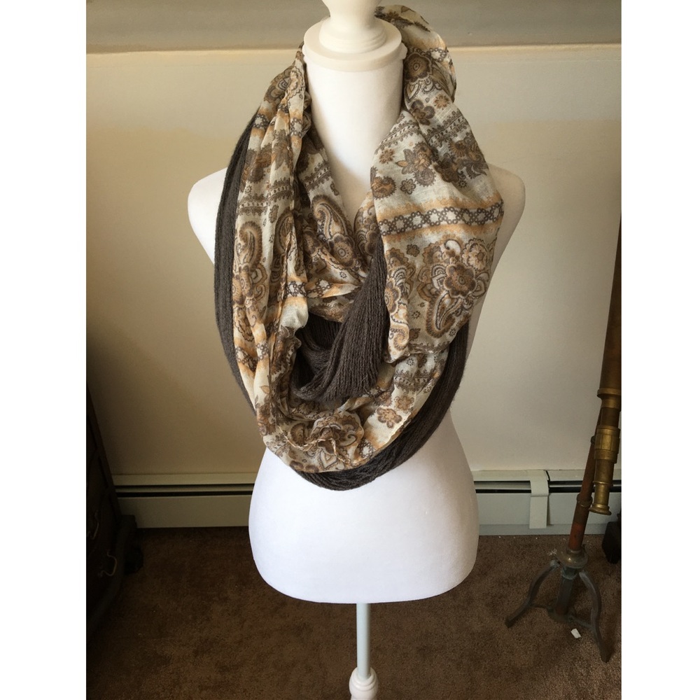 Women’s double paisley Infinity scarf set